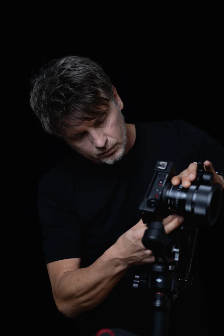 Sebastian Bulak mit Kamera